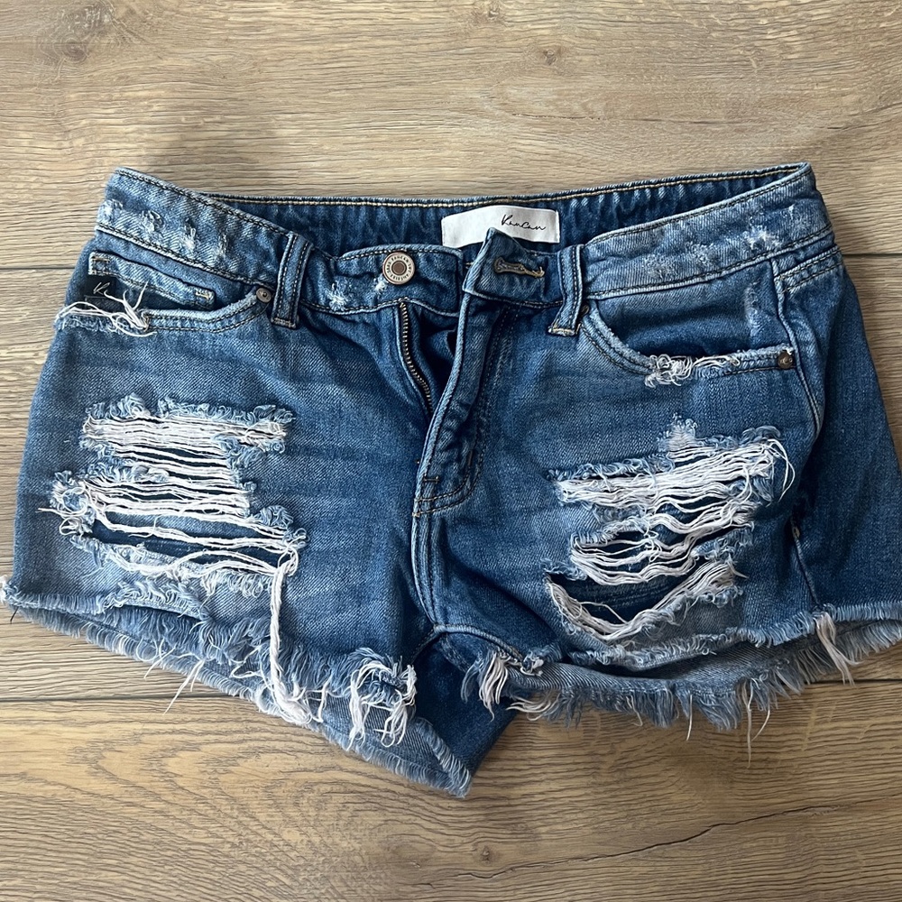 Kancan distressed Jean shorts size small.